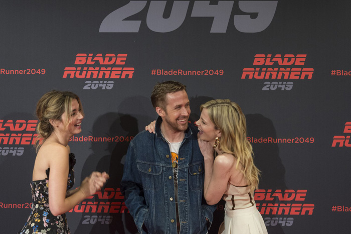    2049, .   :  ,  ,      : 2  : 20