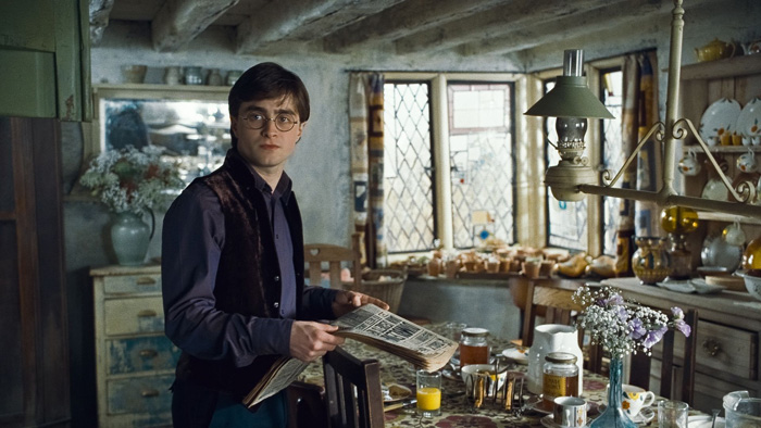 Гарри Поттер и Дары смерти, кадры. На фото: Дэниел Рэдклиф постеров у фильма: 26трейлеров у фильма: 35 Гарри Поттер и Дары смерти, кадры. На фото: Дэниел Рэдклиф постеров у фильма: 26трейлеров у фильма: 35