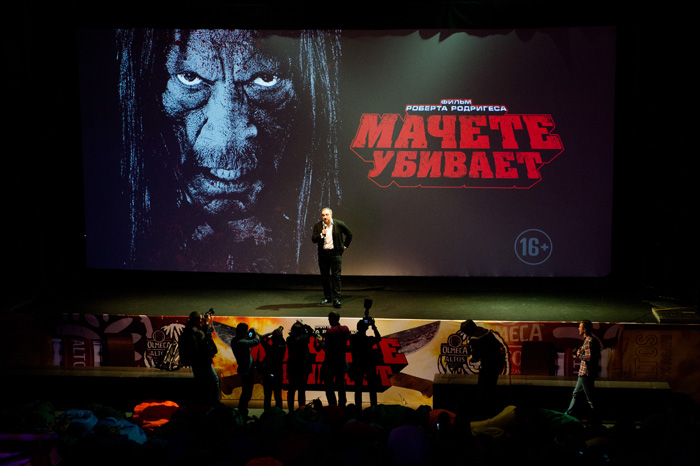 Мачете убивает, Мачете 2, кадры. На фото: Александр Роднянский постеров у фильма: 21трейлеров у фильма: 16 Мачете убивает, Мачете 2, кадры. На фото: Александр Роднянский постеров у фильма: 21трейлеров у фильма: 16