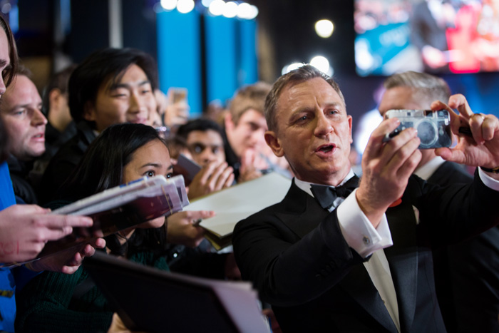 007: , .    : 7  : 38