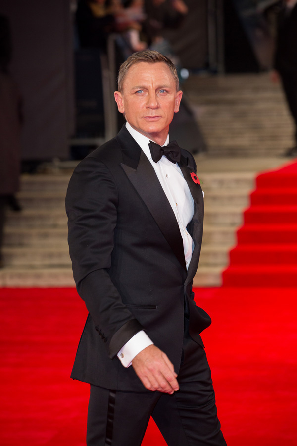 007: , .    : 7  : 38