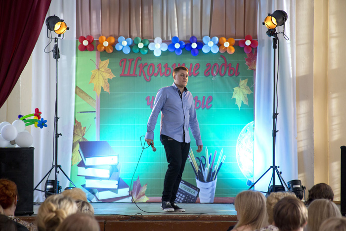 Выпускной, кадры.  постеров у фильма: 3трейлеров у фильма: 5