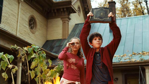 http://www.kinokadr.ru/photoes/2008/01/25/spiderwick/24.jpg