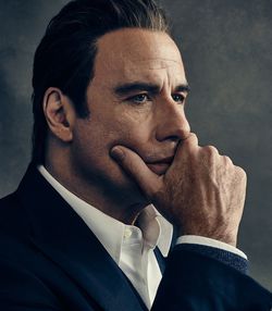 Dzhon Travolta Rodilsya 18 fevralya 1954 g. kinokadr novinki kino
